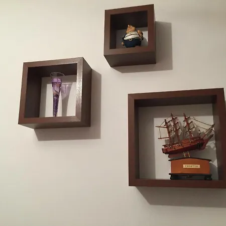 Apartman Tin *